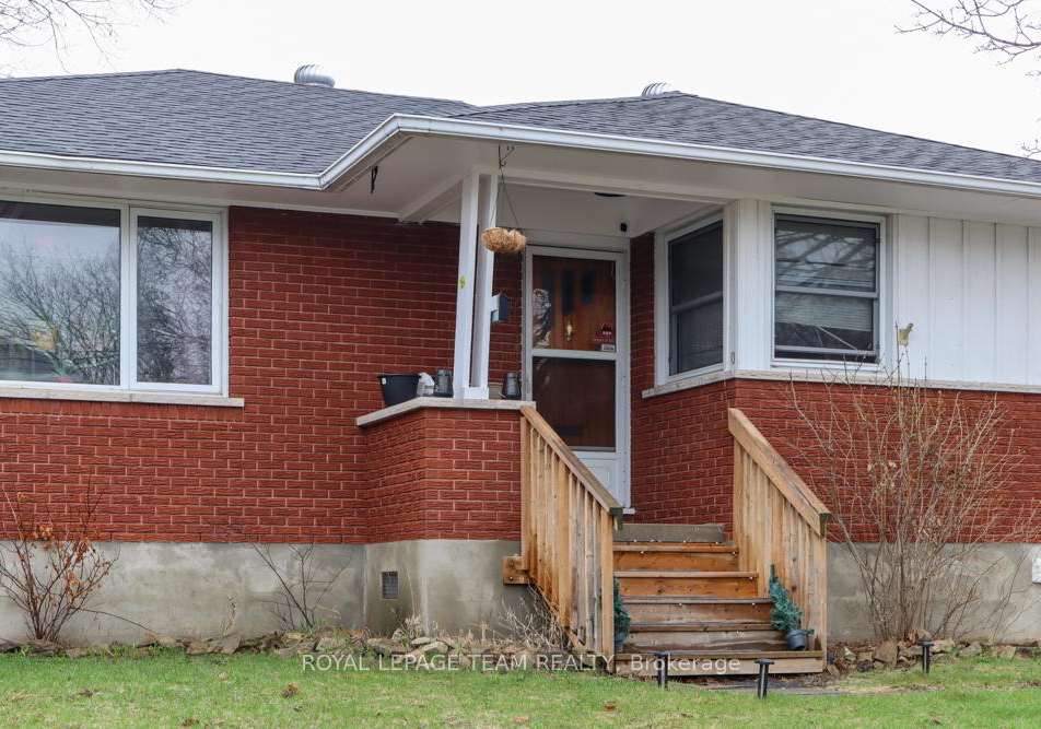 75-winnifred-street-n-smiths-falls-ontario-x13228692