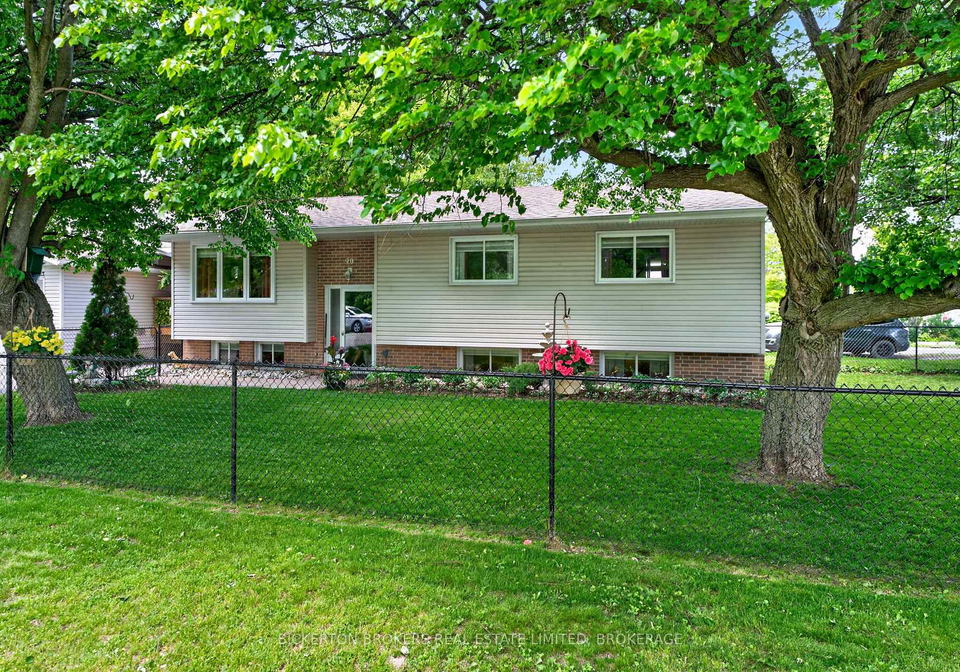 90-ann-street-gananoque-ontario-x13228910
