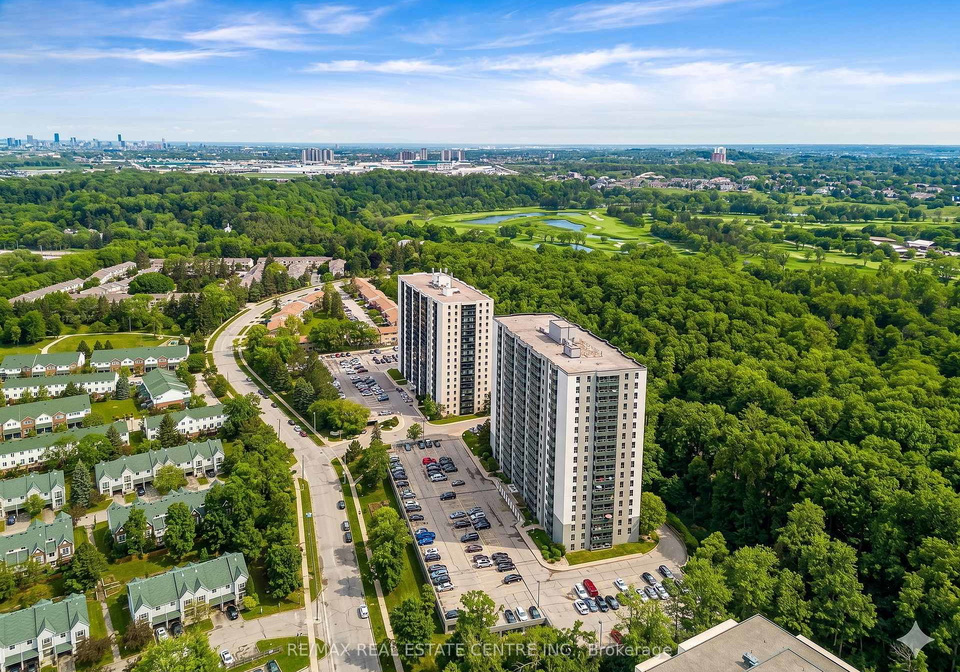 35-green-valley-drive-kitchener-ontario-x13229320