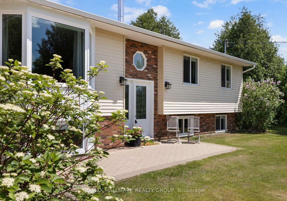 645-code-drive-montague-ontario-x13230000