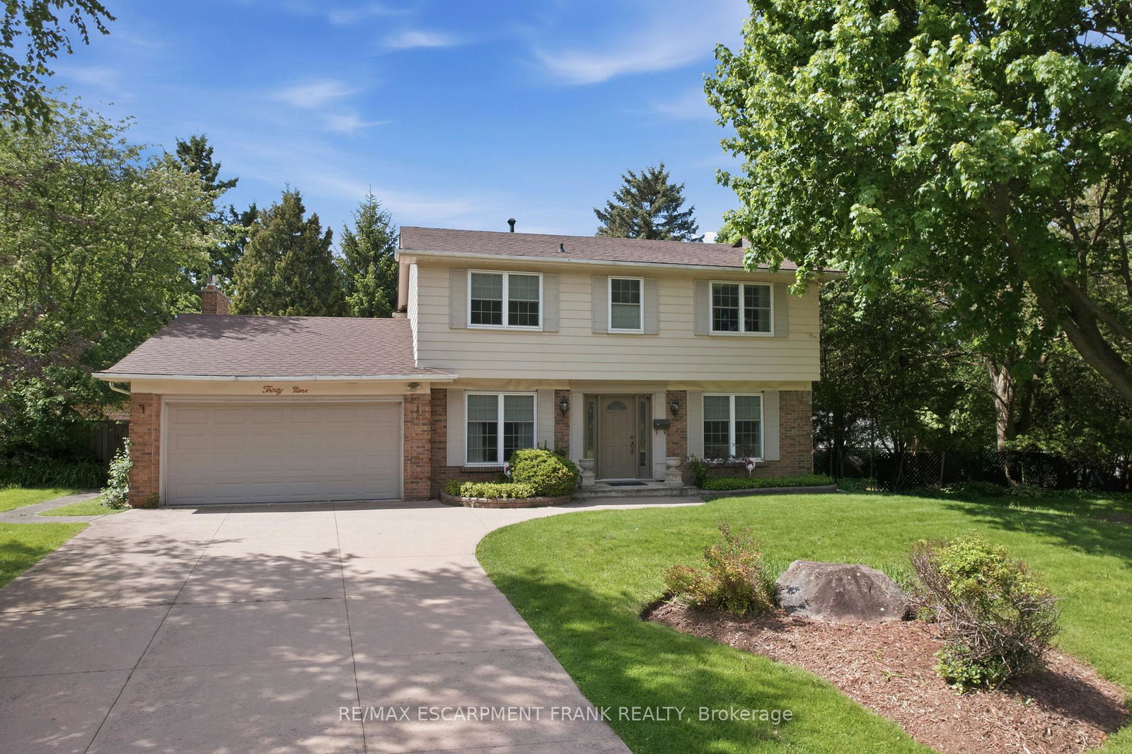39-maureen-avenue-hamilton-ontario-x13230256