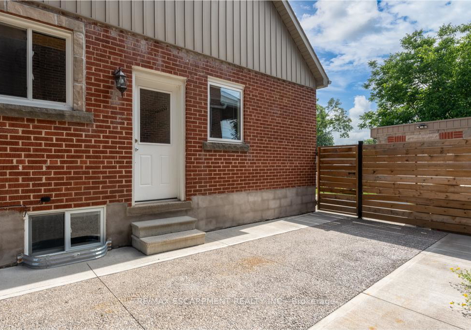 239-cloverdale-avenue-e-hamilton-ontario-x13230426