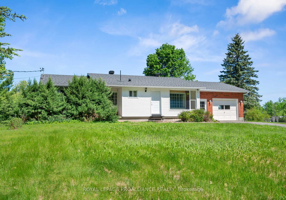 706-kitley-3-line-elizabethtown-kitley-ontario-x13230716