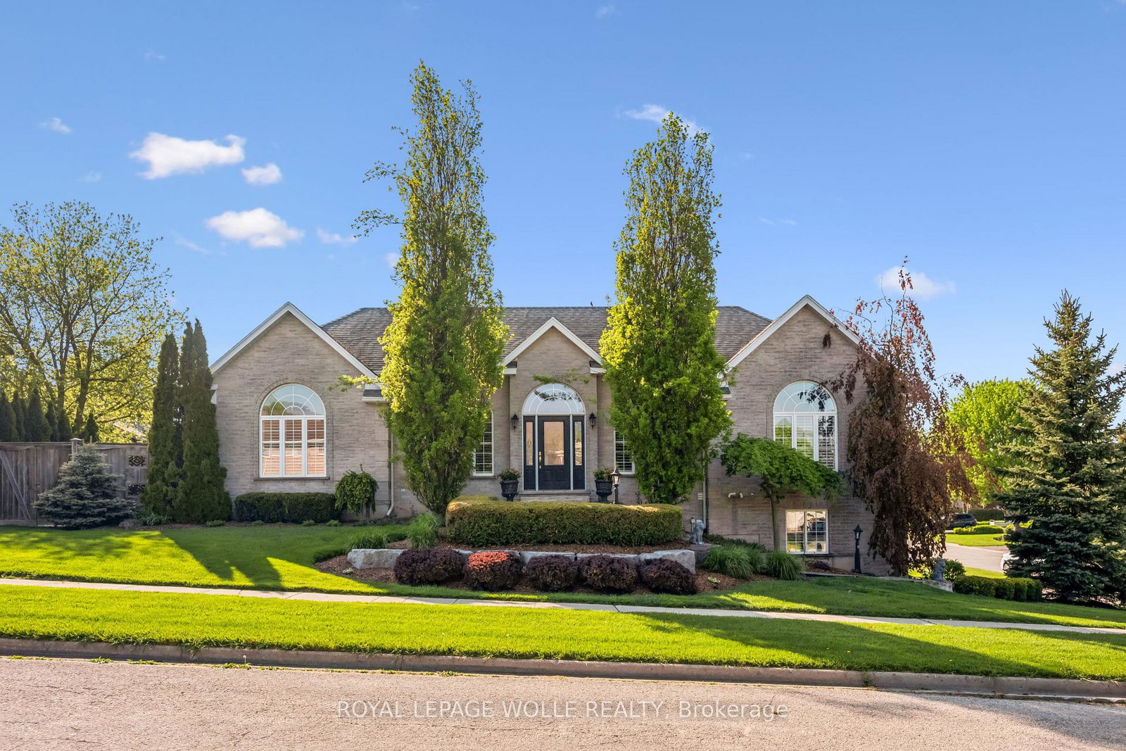 20-e-bonniewood-drive-mapleton-ontario-x13231550