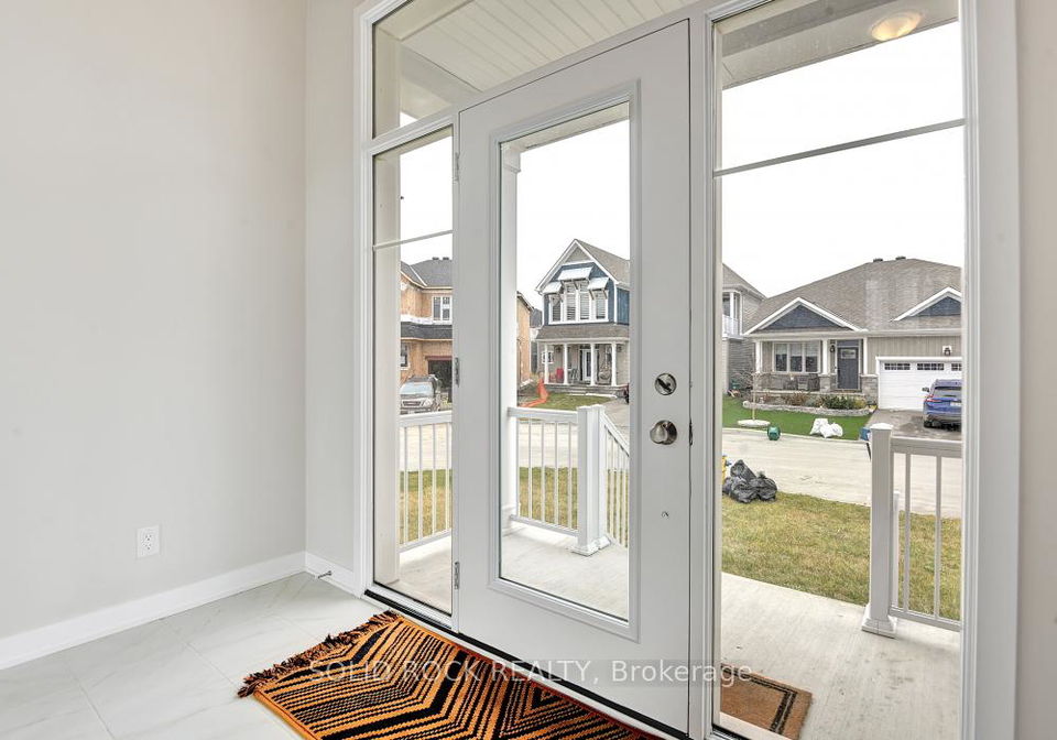 20-pacing-walk-ottawa-ontario-x13231592