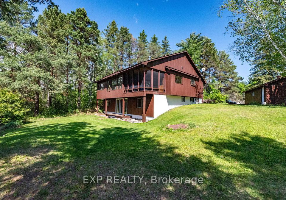 56-lefty-lane-whitewater-region-ontario-x13231636