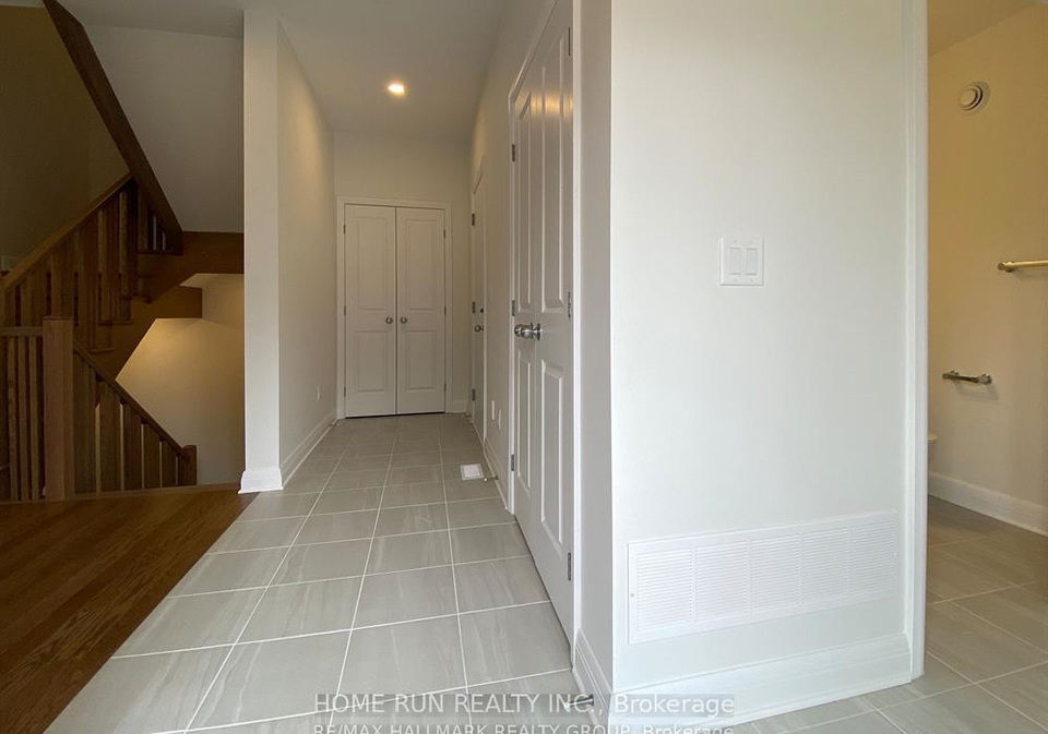 25-kinver-private-ottawa-ontario-x13231680