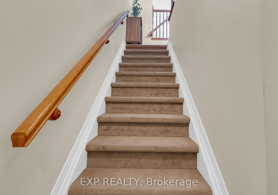 555-reardon-private-ottawa-ontario-x13231786