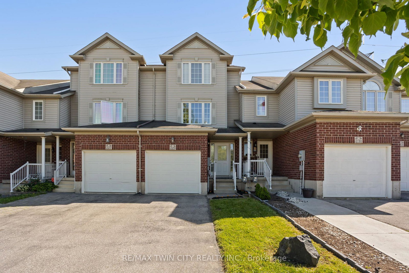 229-parkvale-drive-kitchener-ontario-x13231922