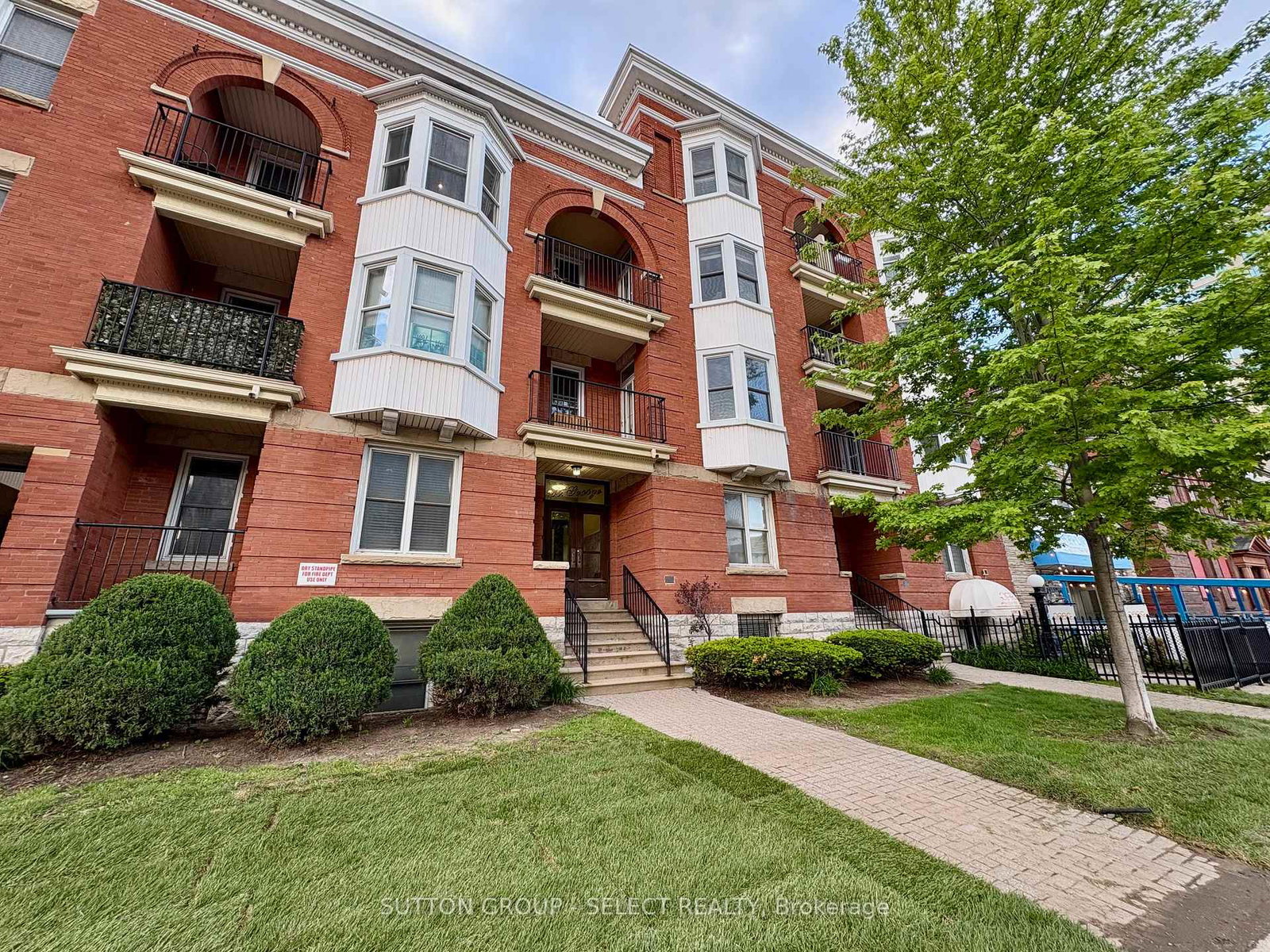 440-wellington-street-london-east-ontario-x13232094