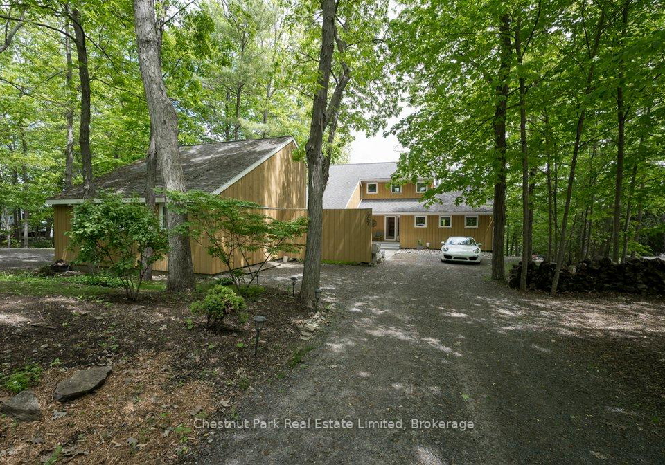 347-prinyers-cove-crescent-prince-edward-county-ontario-x13232288
