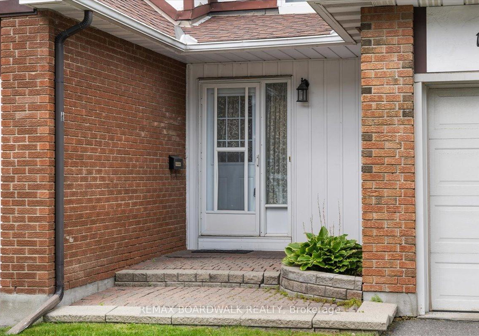 1828-axminster-court-ottawa-ontario-x13232322