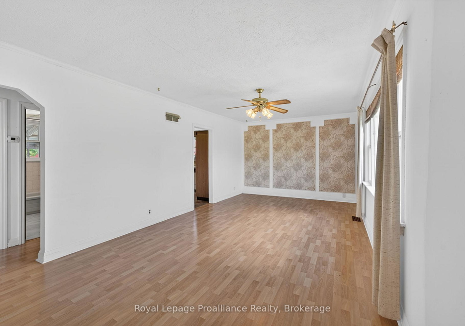 368-sidney-street-belleville-ontario-x13232374