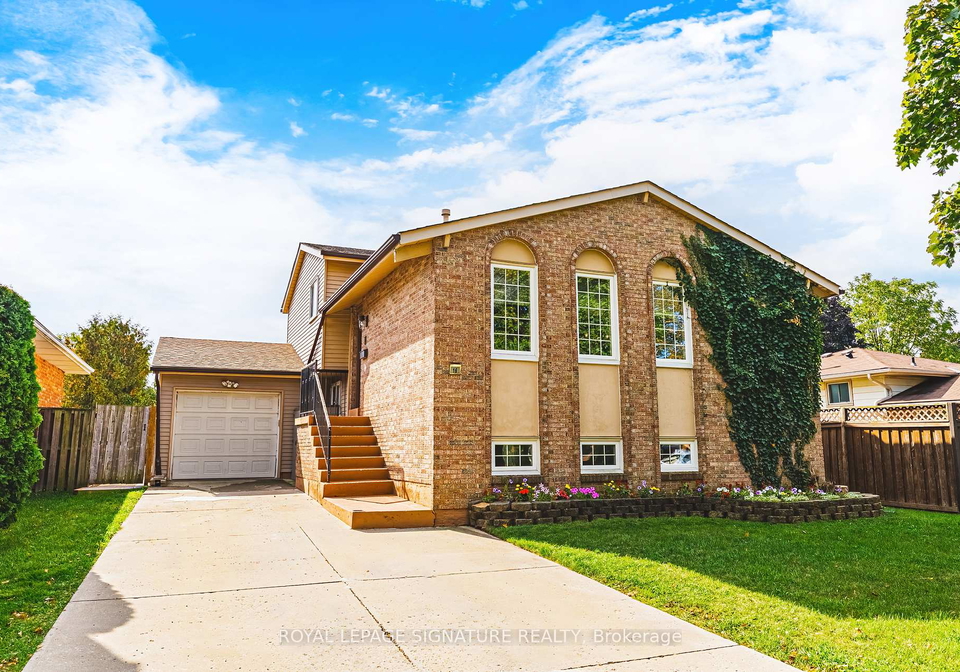 16-apex-court-hamilton-ontario-x13232804