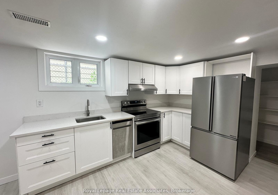 377-jackson-street-w-hamilton-ontario-x13233348