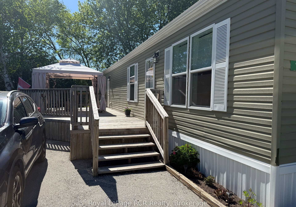 120-sussex-square-georgian-bluffs-ontario-x13233402