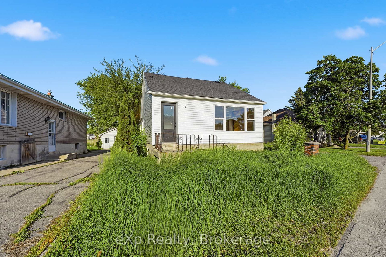 195-sidney-street-quinte-west-ontario-x13233838