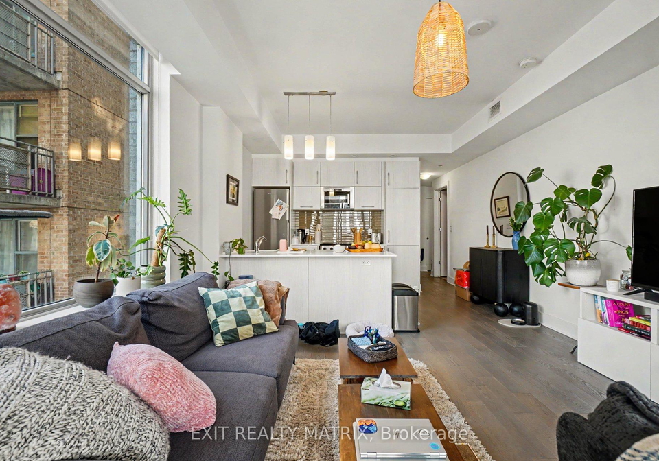 255-bay-street-ottawa-ontario-x13233900