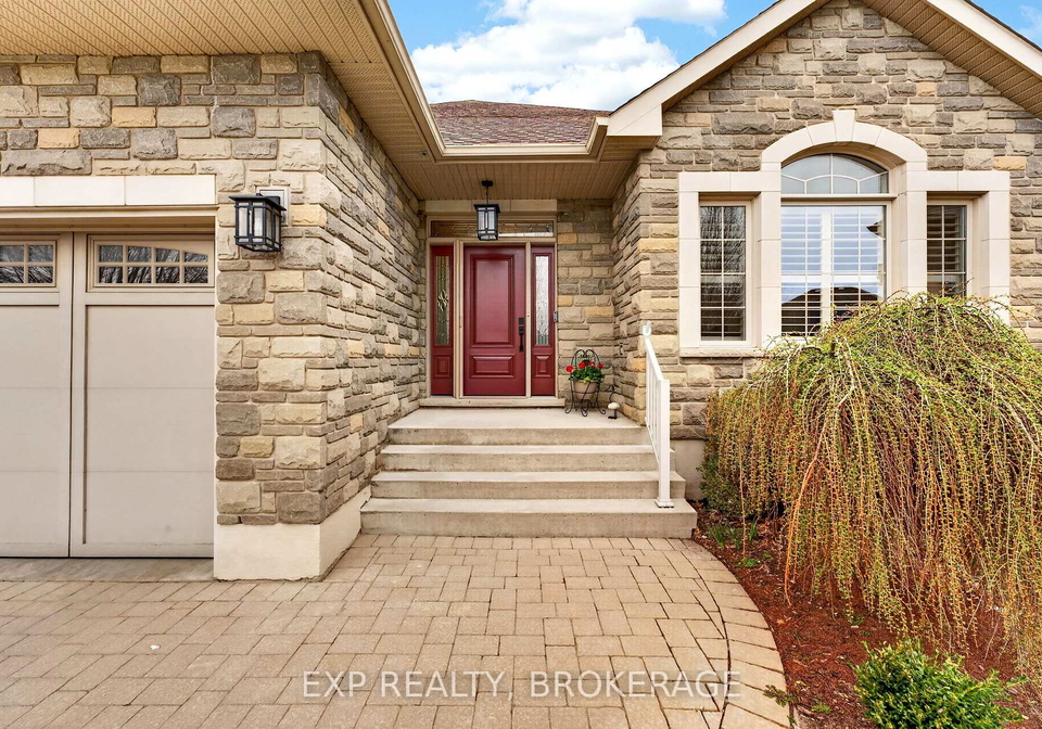 5048-fox-run-place-kingston-ontario-x13234376
