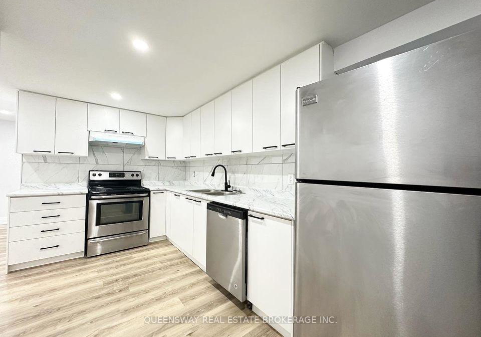 7-leaside-drive-welland-ontario-x13234464