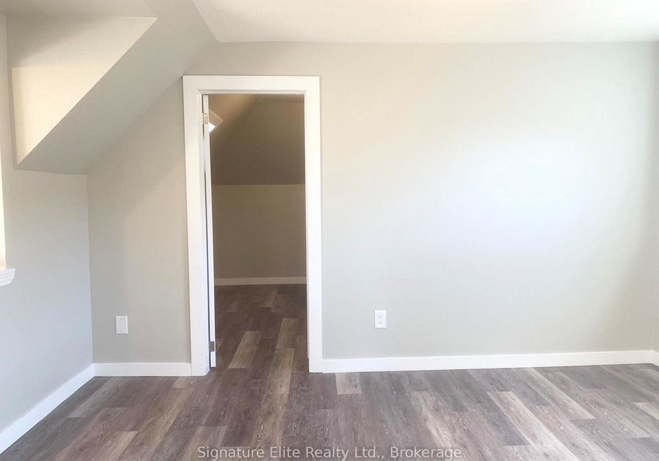 193-wentworth-street-n-hamilton-ontario-x13234732