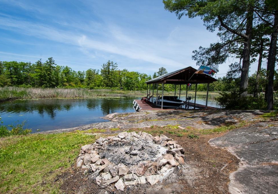 224-fire-route-79-trent-lakes-ontario-x13235048
