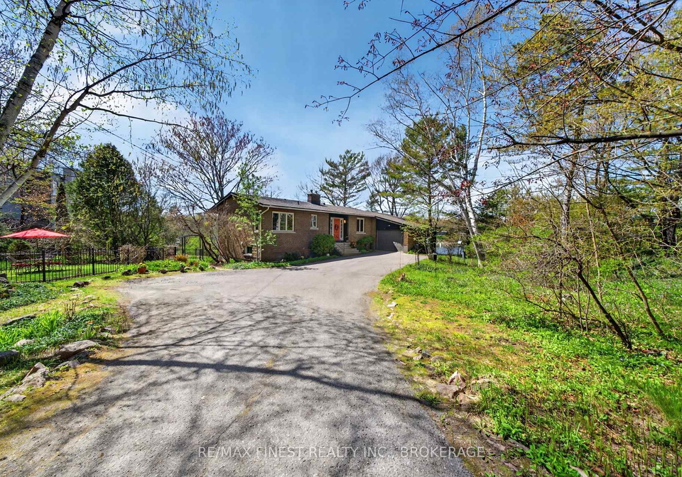 10-warbler-lane-kingston-ontario-x13235256