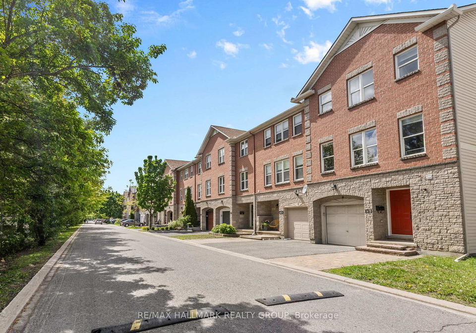 125-arcola-private-ottawa-ontario-x13235300
