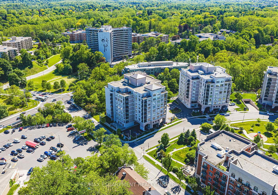 1000-creekside-drive-hamilton-ontario-x13235336