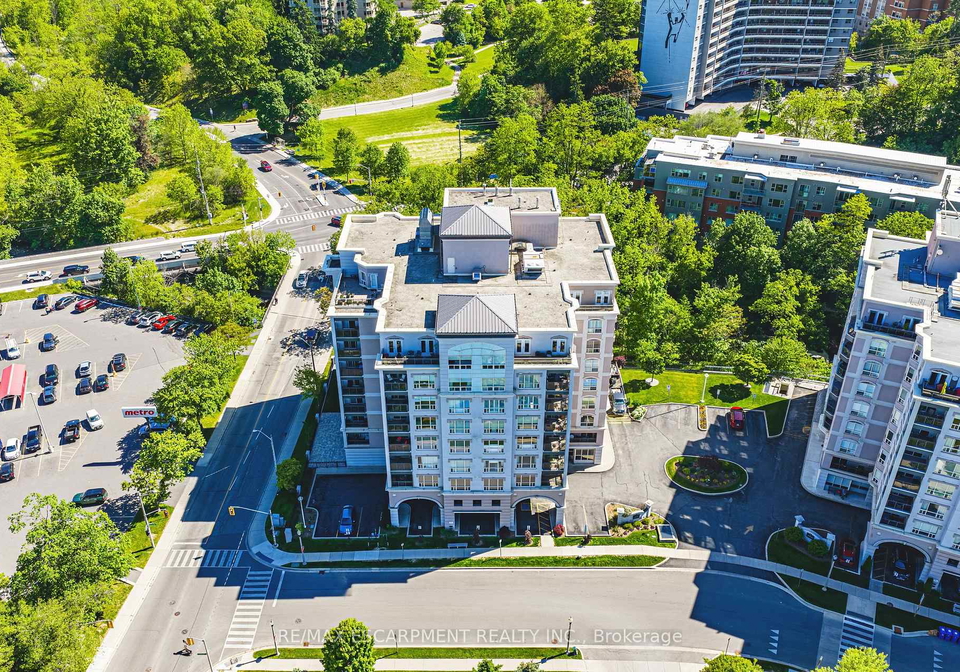1000-creekside-drive-hamilton-ontario-x13235336