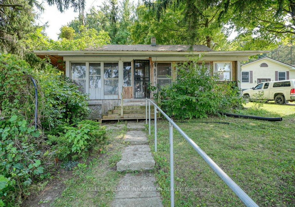 963640-road-96-zorra-ontario-x13235428
