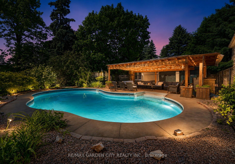 323-hwy-20-road-pelham-ontario-x13235744