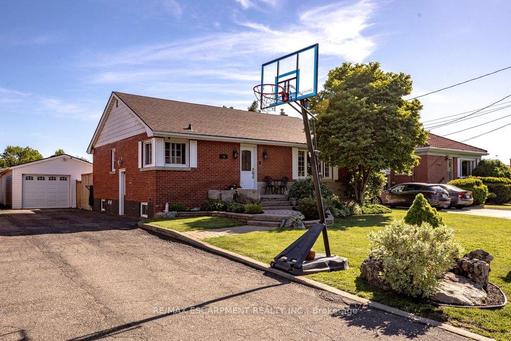 15-faircourt-drive-hamilton-ontario-x13235894