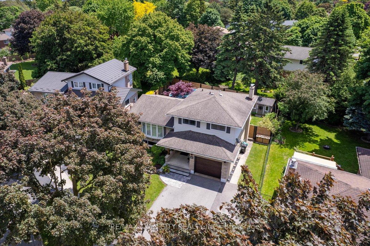 20-wolfes-court-kitchener-ontario-x13236052