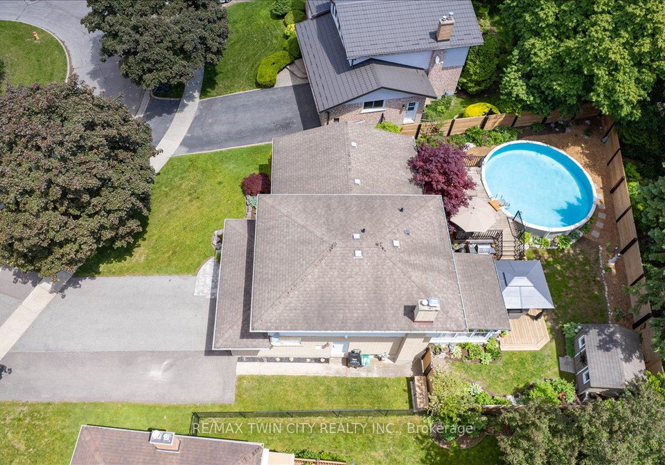 20-wolfes-court-kitchener-ontario-x13236052
