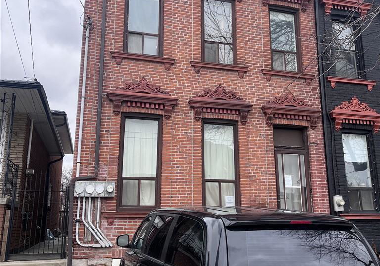 223-park-street-n-hamilton-ontario-x13236064