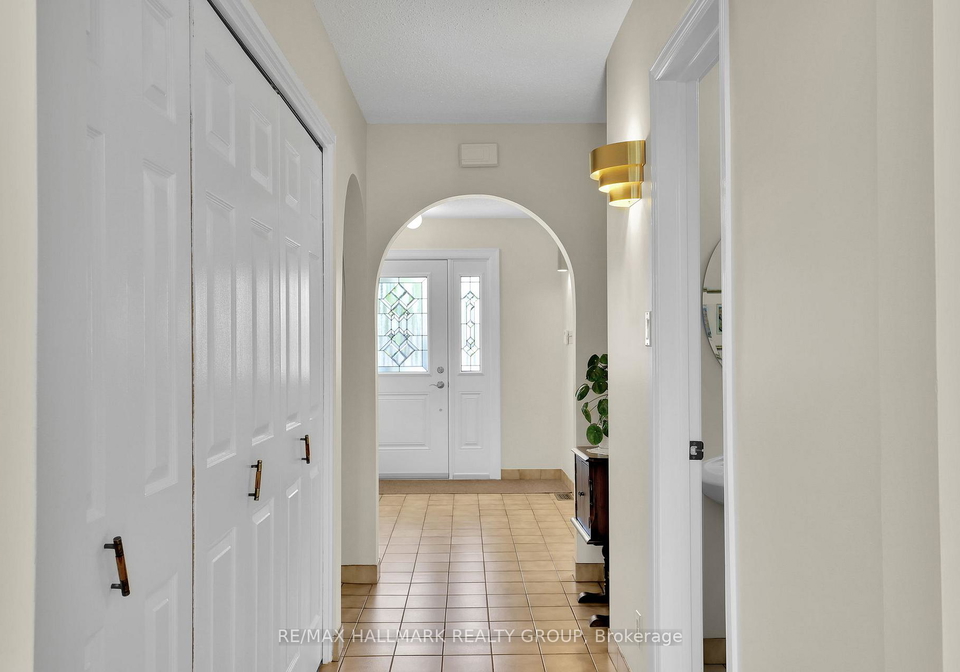 39-biscayne-crescent-ottawa-ontario-x13236350