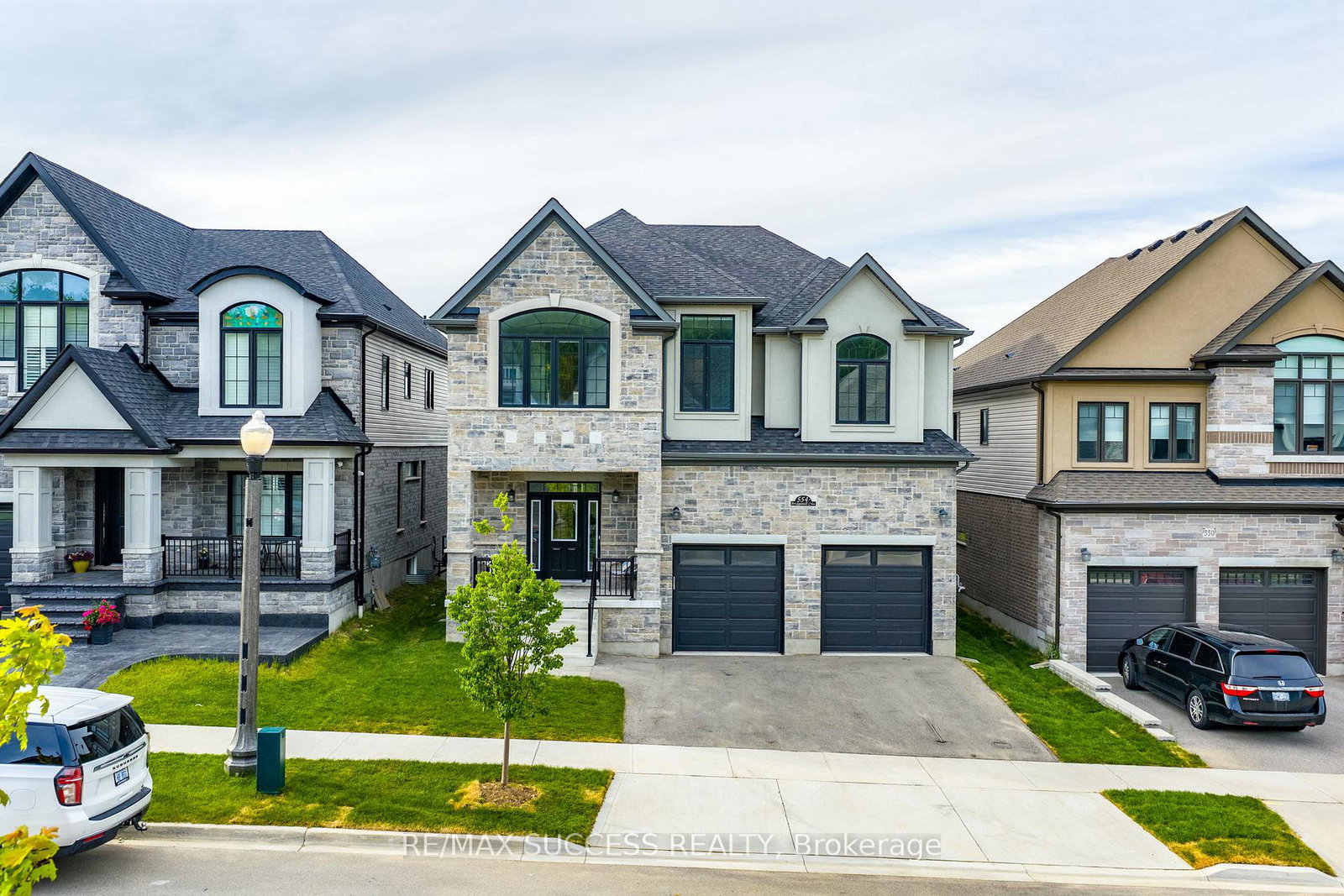 554-bridgemill-crescent-e-kitchener-ontario-x13236860
