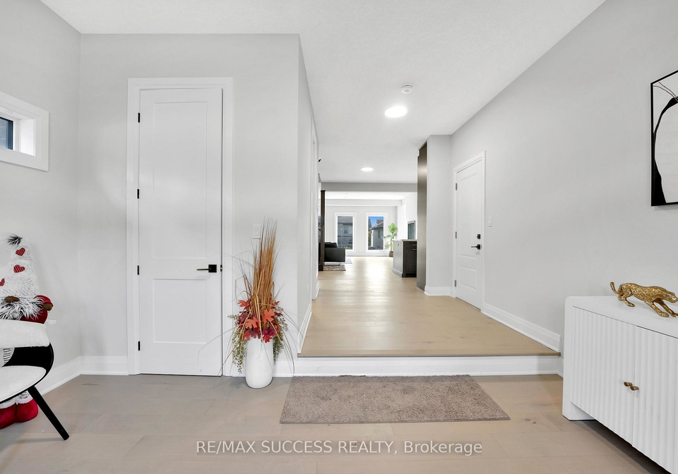 554-bridgemill-crescent-e-kitchener-ontario-x13236860
