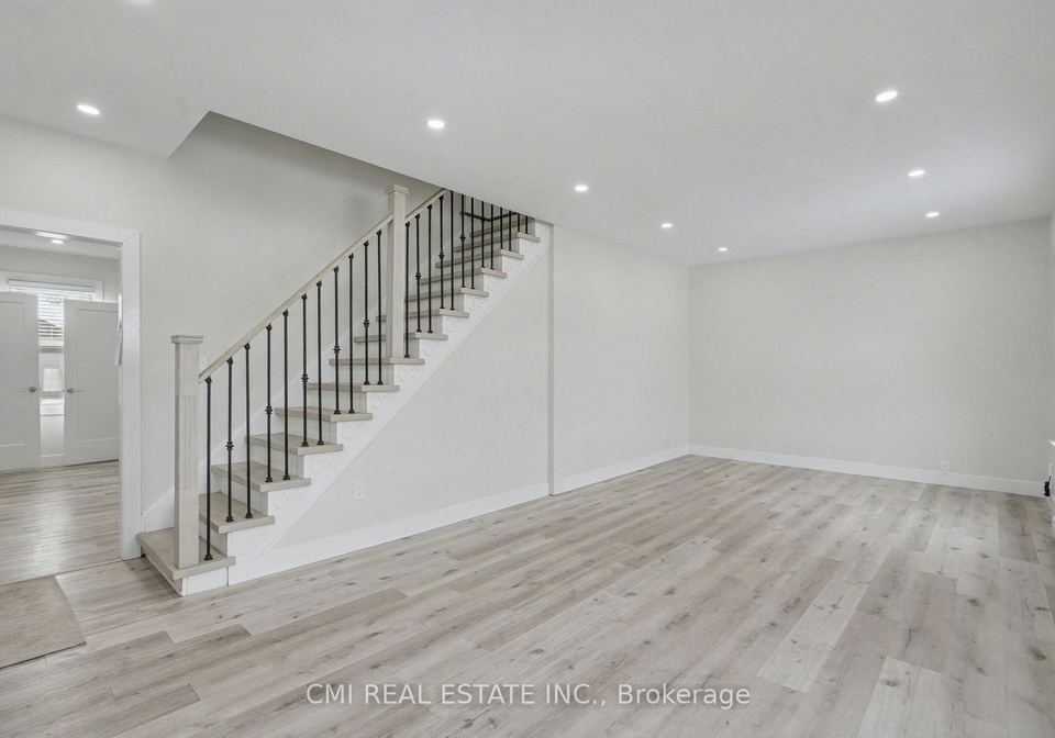 2546-wilson-street-hamilton-ontario-x13237004