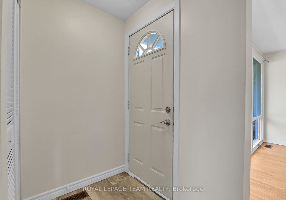 114-chesterton-drive-ottawa-ontario-x13237014