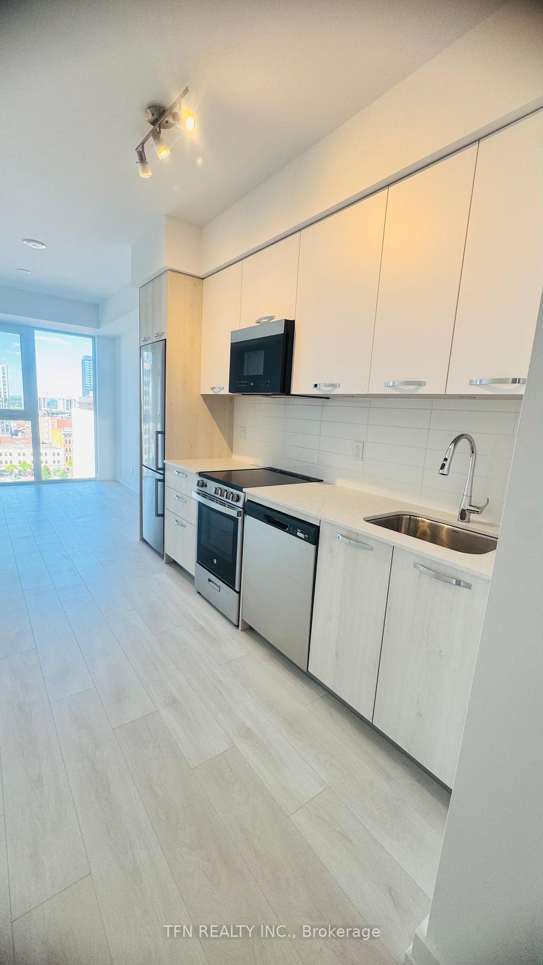75-james-street-s-hamilton-ontario-x13237346