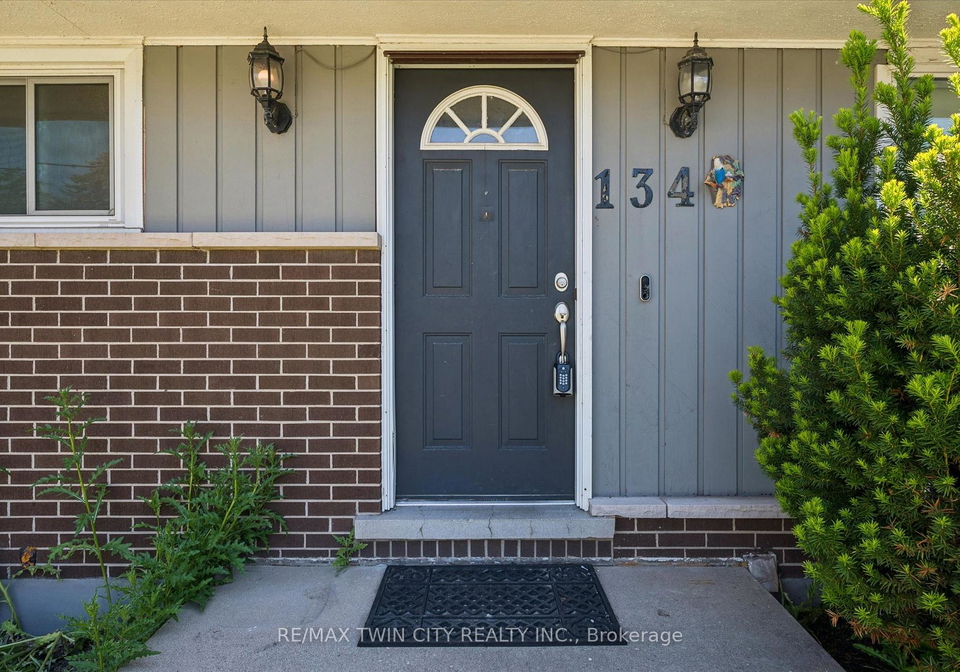 134-westmount-road-e-kitchener-ontario-x13237778