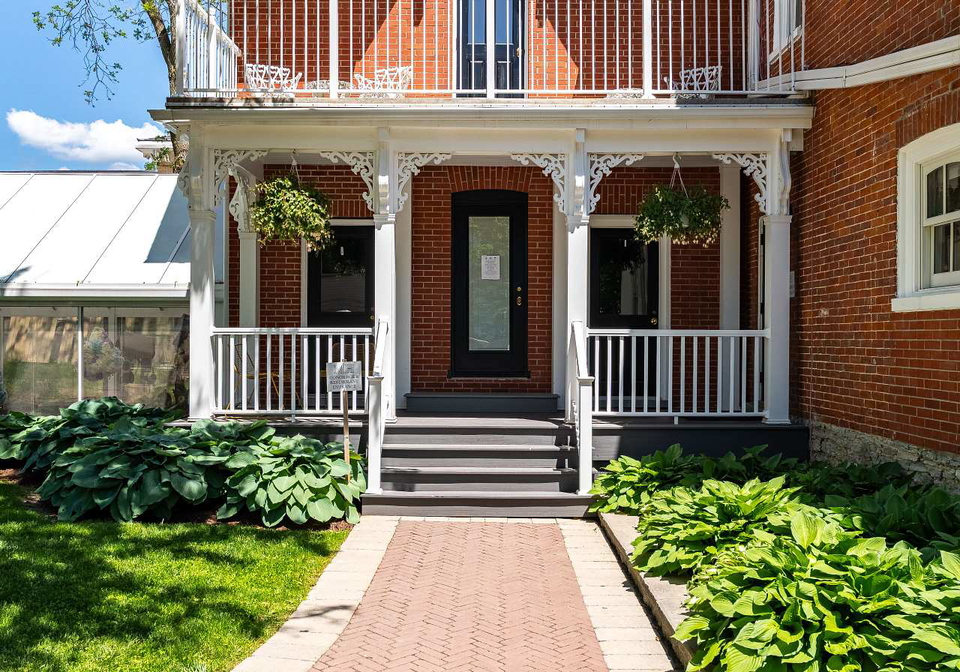343-main-street-e-prince-edward-county-ontario-x13237832