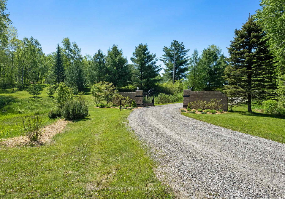 19067-highway-7-tay-valley-ontario-x13238714
