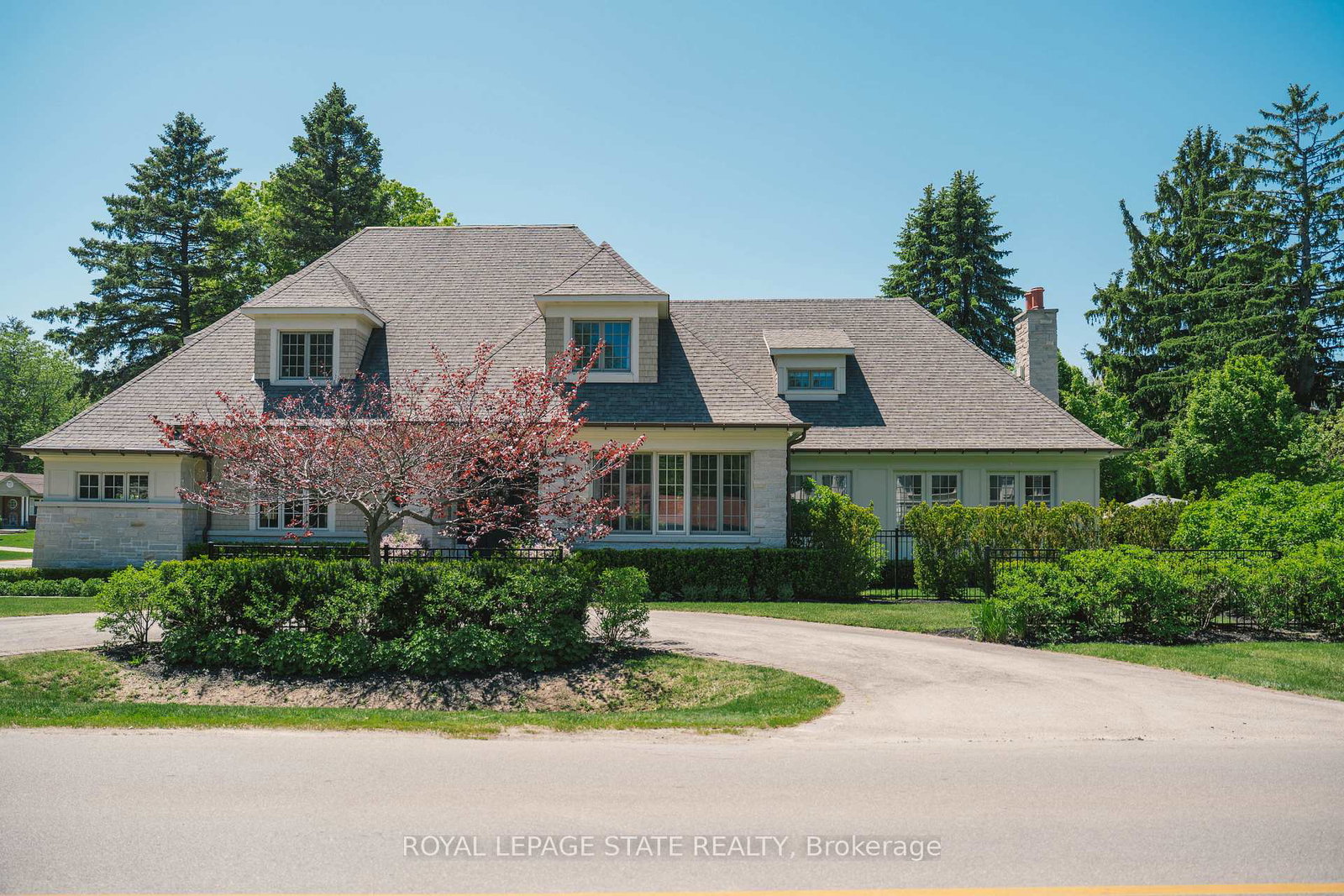 147-beverly-court-hamilton-ontario-x13238778
