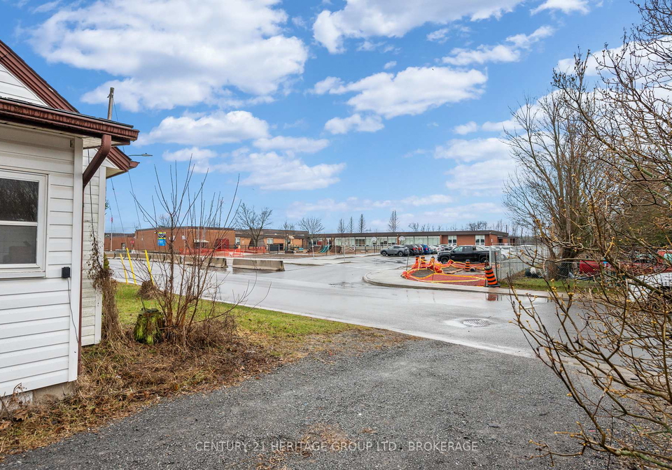 11-north-street-loyalist-ontario-x13239040