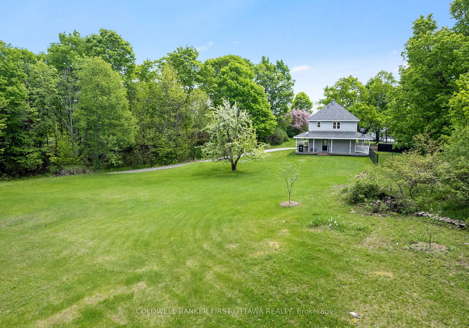2511-concession-10c-lanark-highlands-ontario-x13239338