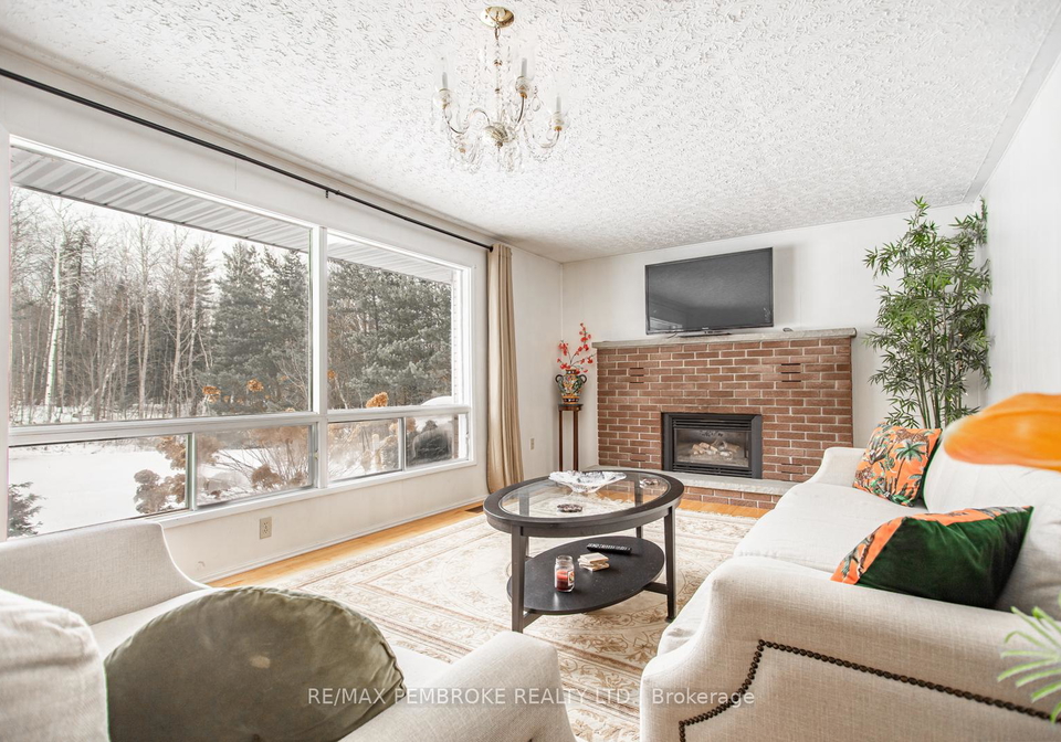 701-smaglinski-stoppa-parkway-madawaska-valley-ontario-x13239634