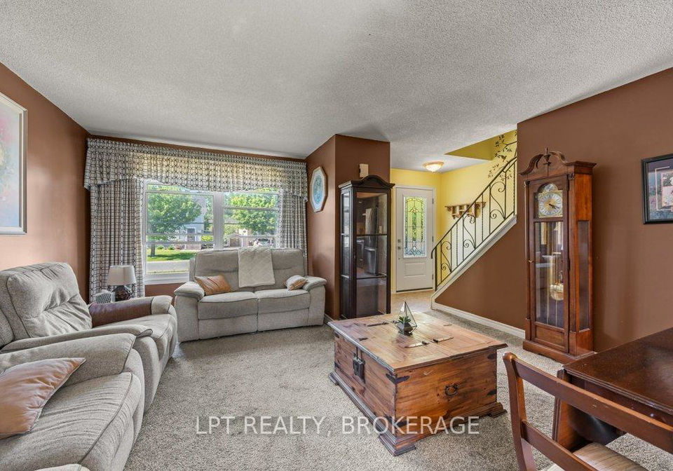 994-uxbridge-crescent-kingston-ontario-x13239682